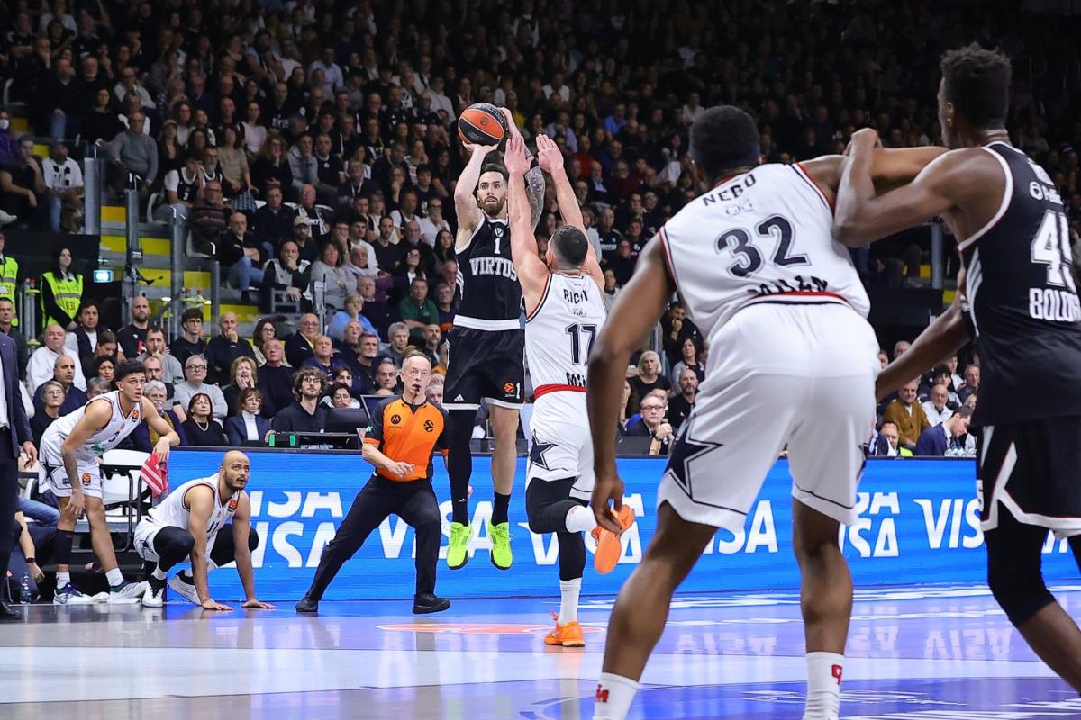 Luka Vildoza na meču Virtus Bolonja - Olimpija Milano