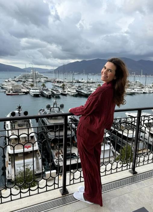 Anica Lazić u hotelu u Tivtu.jpg