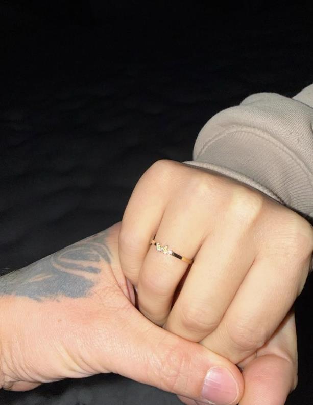 Vuk Mob zaprosio devojku