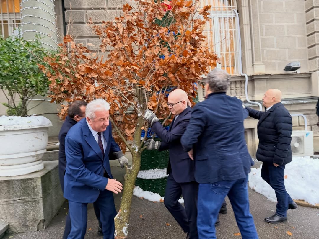 Нека нас радост Божића ојача и буде нам инспирација за даље очување мира, толеранције и братске .jpg