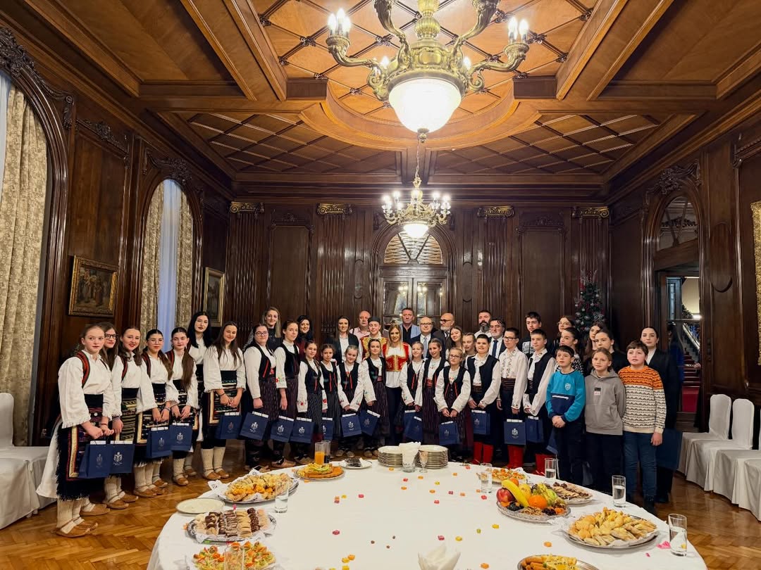 Нека нас радост Божића ојача и буде нам инспирација за даље очување мира, толеранције и братске  (11).jpg