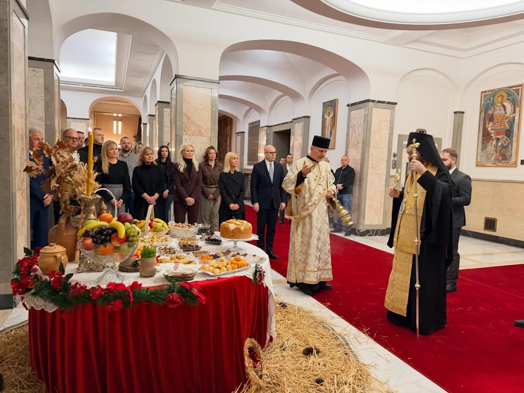 Нека нас радост Божића ојача и буде нам инспирација за даље очување мира, толеранције и братске  (4).jpg