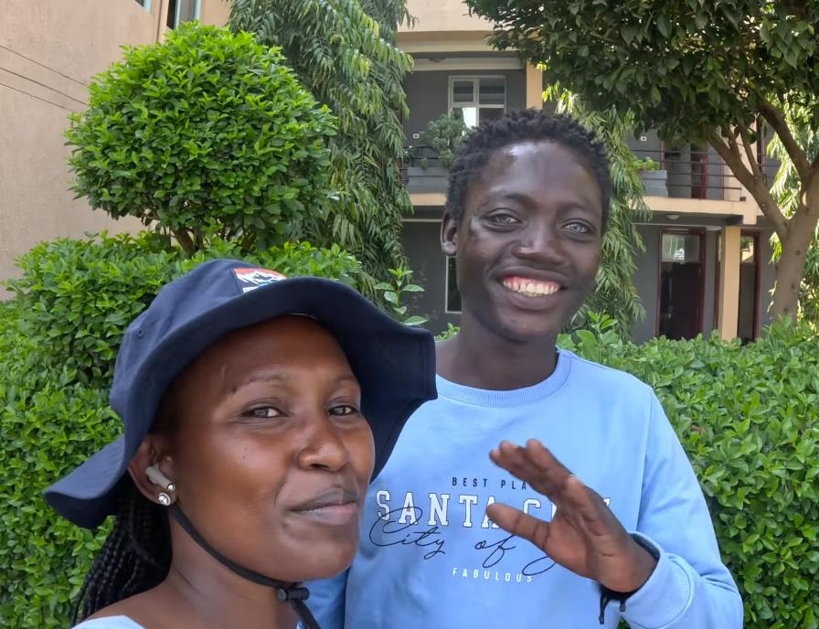 Abuše iz Etiopije sa retkim plavim očima, dečak iz Džinke (2).png