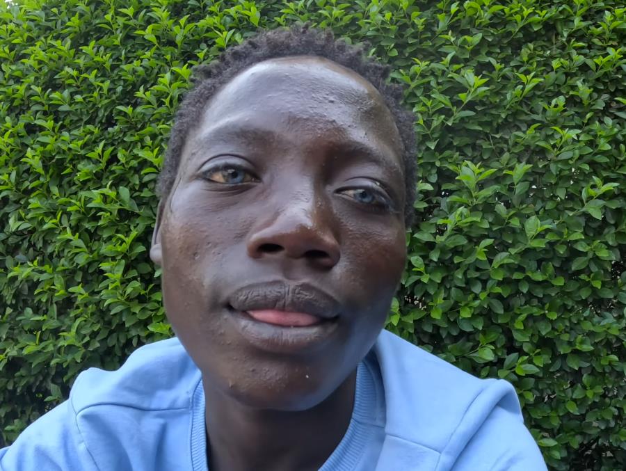 Abuše iz Etiopije sa retkim plavim očima, dečak iz Džinke (4).png