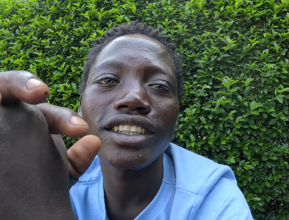 Abuše iz Etiopije sa retkim plavim očima, dečak iz Džinke (5).jpg