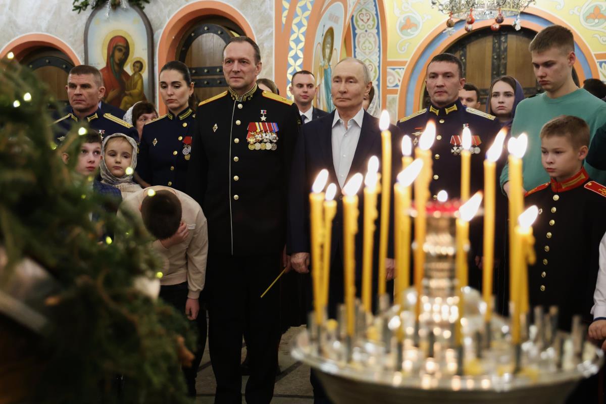 Vladimir Putin01 AP Vyacheslav Prokofyev.jpg