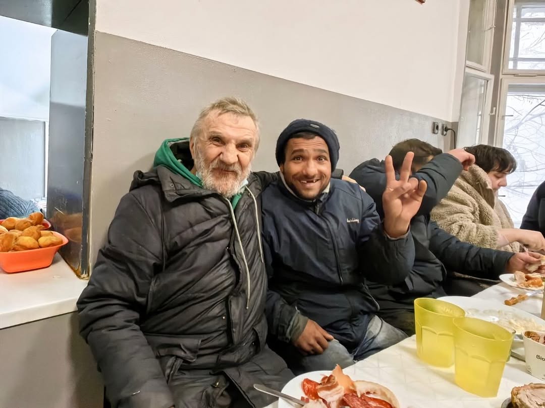 Верско добротворно старатељство АЕМ је и овога Божића приредило традиционални Божићни ручак за н(7).jpg