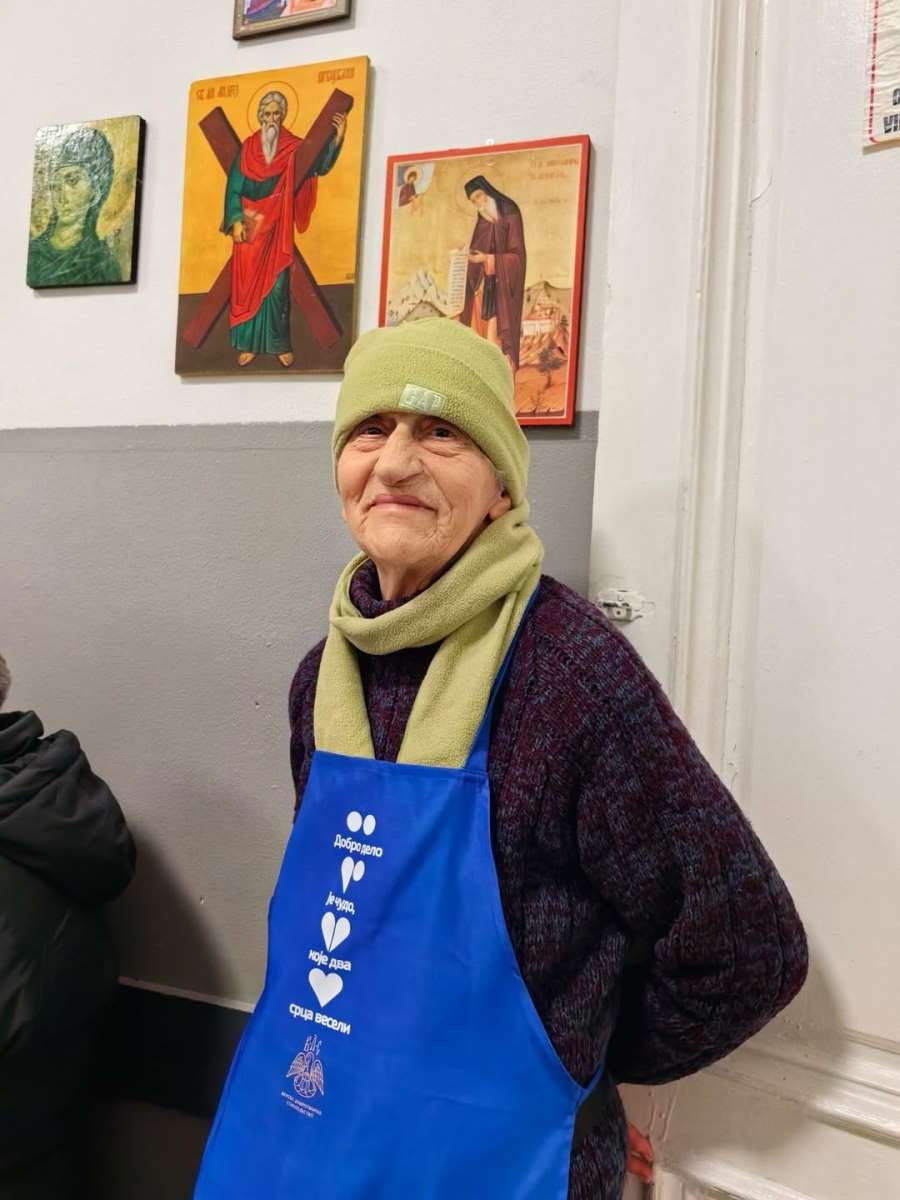 Верско добротворно старатељство АЕМ је и овога Божића приредило традиционални Божићни ручак за н(5).jpg