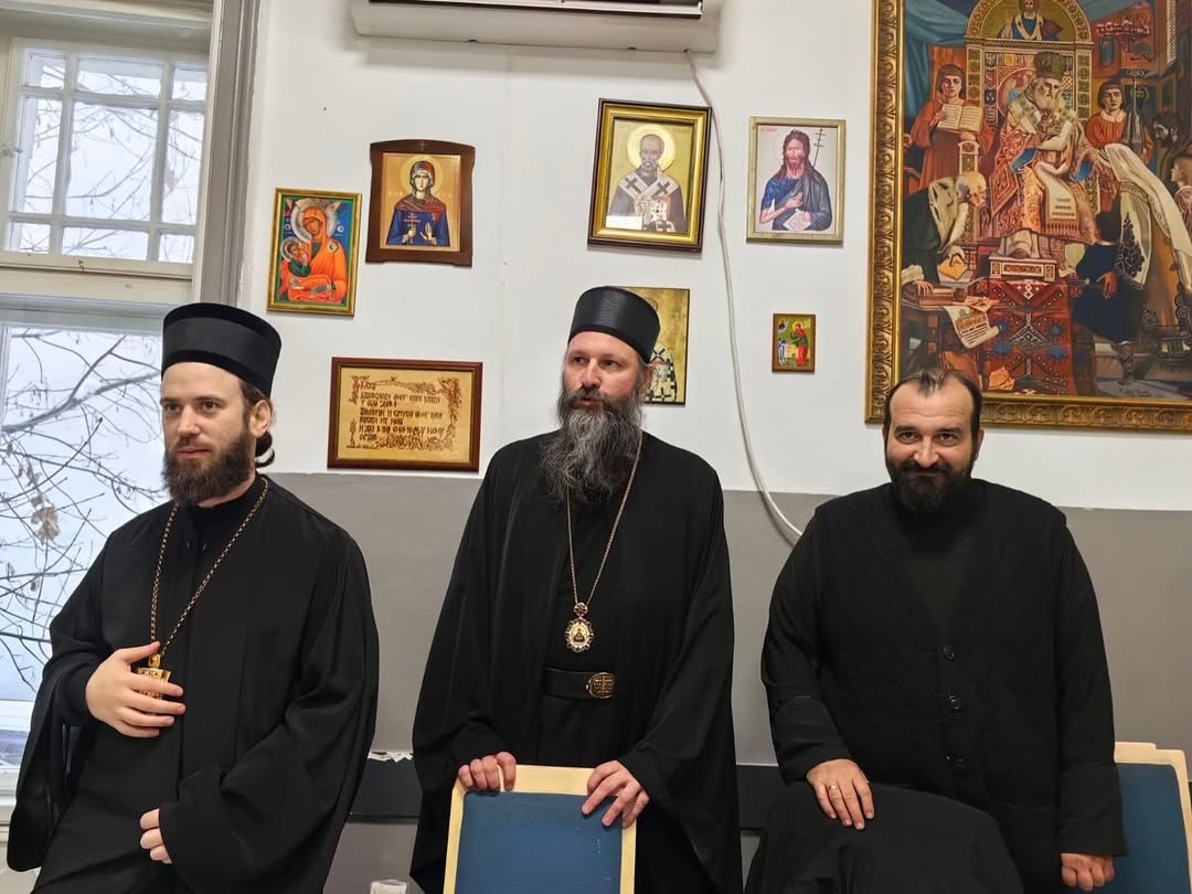 Верско добротворно старатељство АЕМ је и овога Божића приредило традиционални Божићни ручак за н(3).jpg