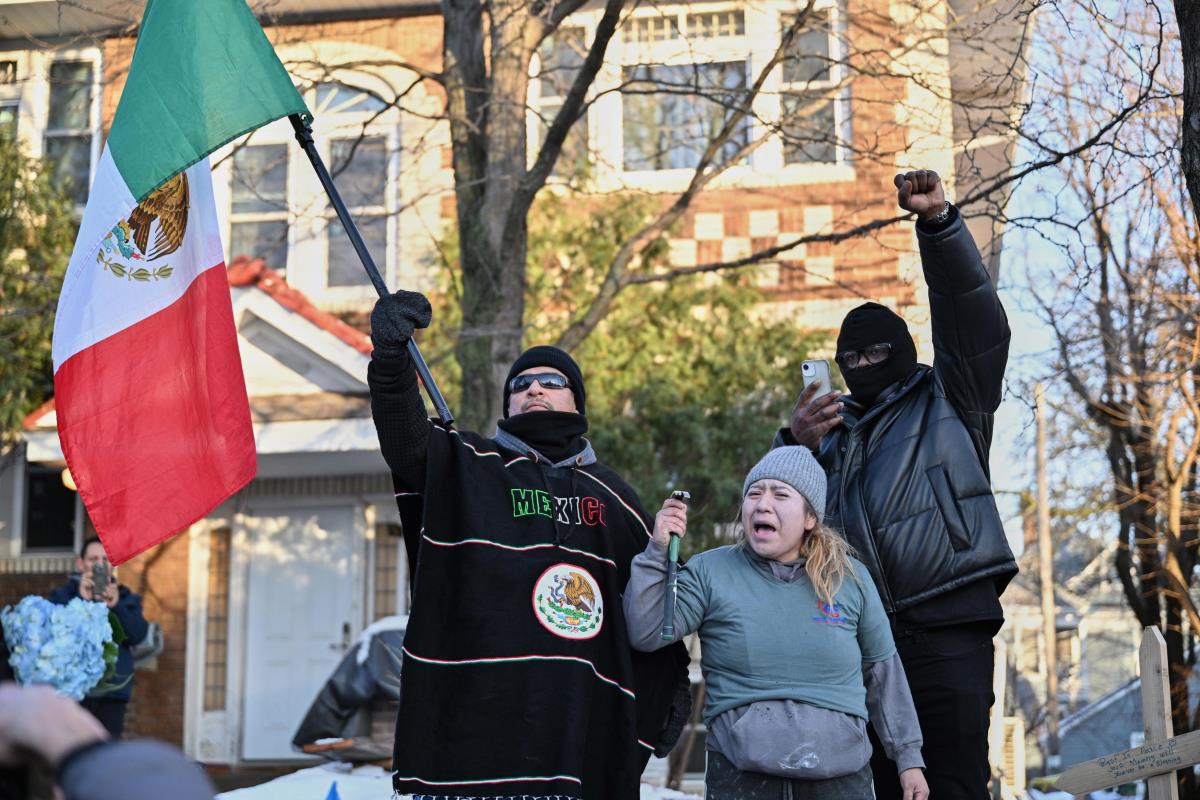 Minneapolis02 AP Tom Baker.jpg