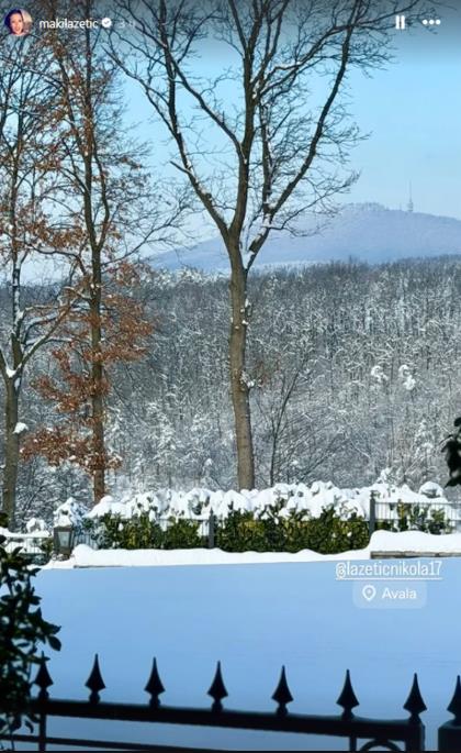Sonja Lazetić uslikala zavejanu kuću