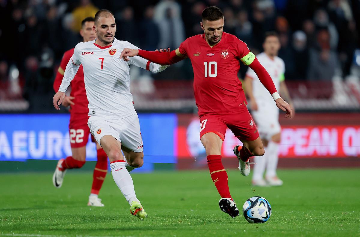 Driton Camaj i Dušan Tadić u duelu