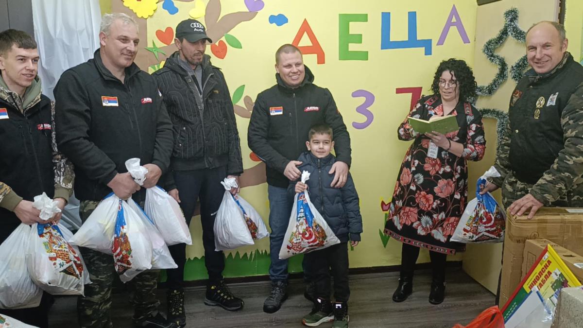 Paketići u Varvarinu 3.jpg