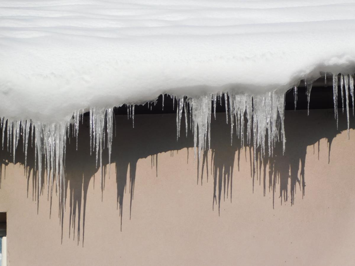 LOZNICA -Pretnja sa krovova.JPG