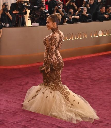 Dženifer Lopez bez donjeg veša na dodeli Zlatnog globusa 2026