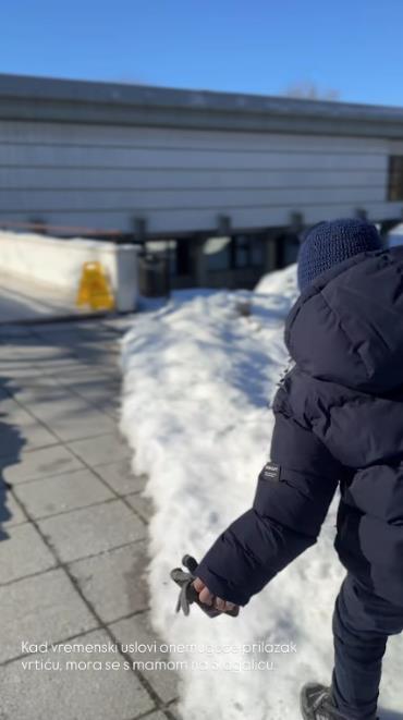 Kristina Radenković snimila sina, povela ga sa sobom na posao