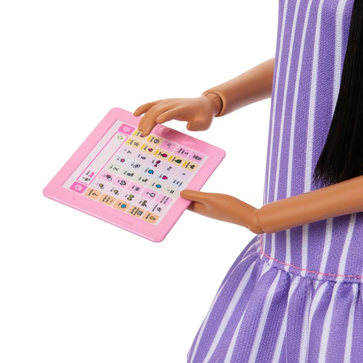 Barbi sa autizmom ima uređaj za augmentativnu i alternativnu komunikaciju