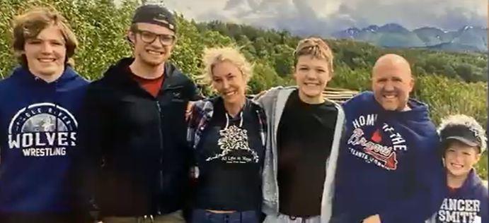 Amanda Ričmond Rodžers sa porodicom.jpg