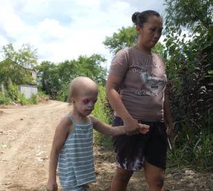 Aleksandra Guadajo sa mamom.jpg