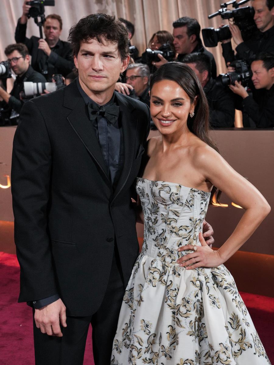 Mila Kunis, Ešton Kučer