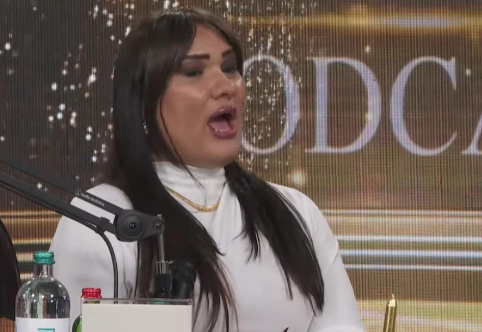 "HIRURG JE REKAO DA SE SKINEM" Ana Nikolić, koja je nekada bila Mika Vasić, progovorila o operaciji promene pola: Nisam imala intimne odnose, bilo mi gadno