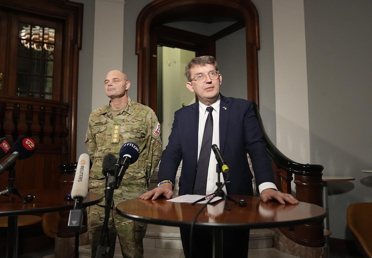 ana EPA Sebastian Elias Uth.jpg