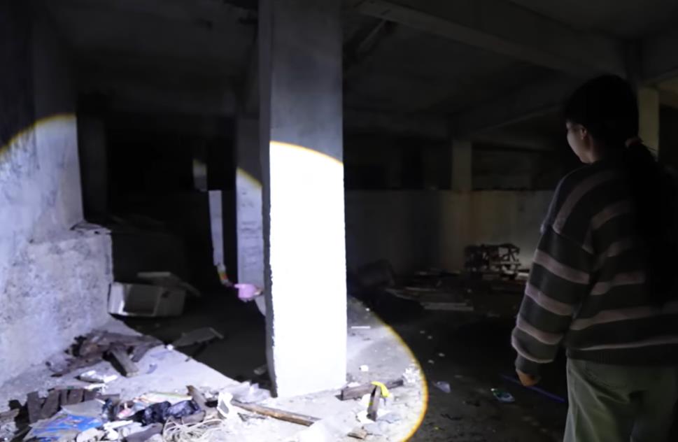 Kuća na planini u Kini - iznutra