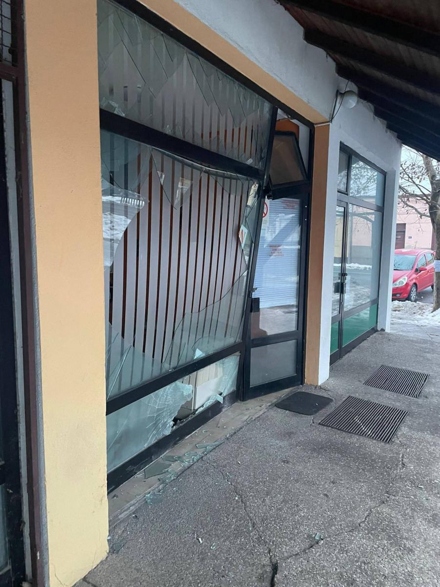 Frizerski salon  napad  Putinci (2).jpg