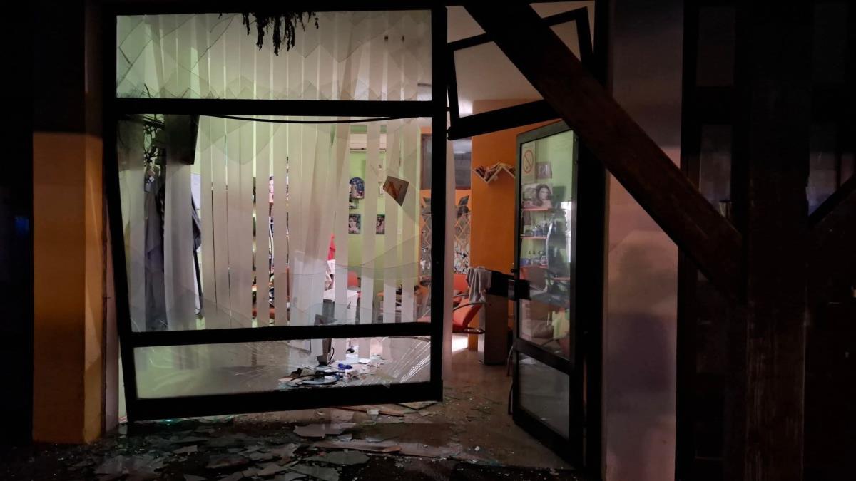 Frizerski salon  napad  Putinci (3).jpg