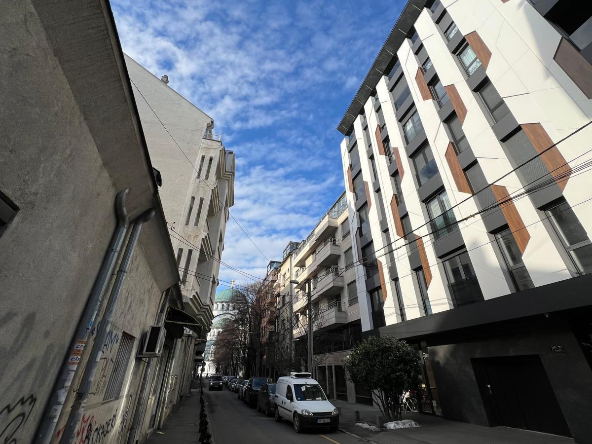 "RELJA SE VIĐA SA SUMNJIVIM TIPOVIMA, A NIKOLIJA DELUJE BLEDO I ISPIJENO" Šok tvrdnje komšija u jeku afere "Anita" - "Udaljili su se..." Drama na Vračaru (FOTO)