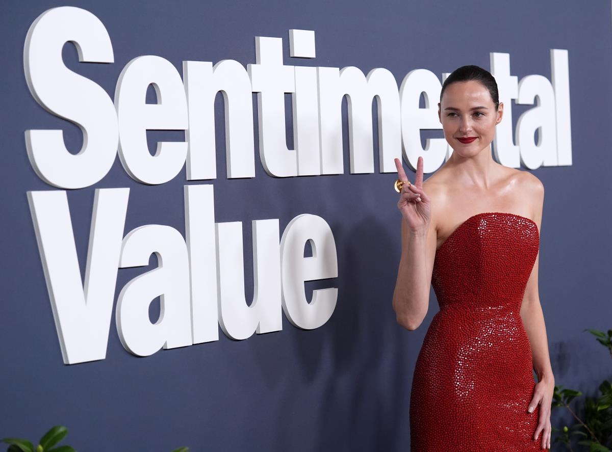 EFA 01 AP Chris Pizzello.jpg