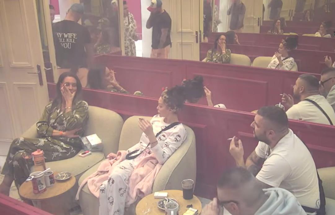 MAJA ODUVALA ASMINA, PONOVO! Durdžić na sve načine pokušava da osvoji starletu, moli je za MAKAR TRI SEKUNDE nežnosti!