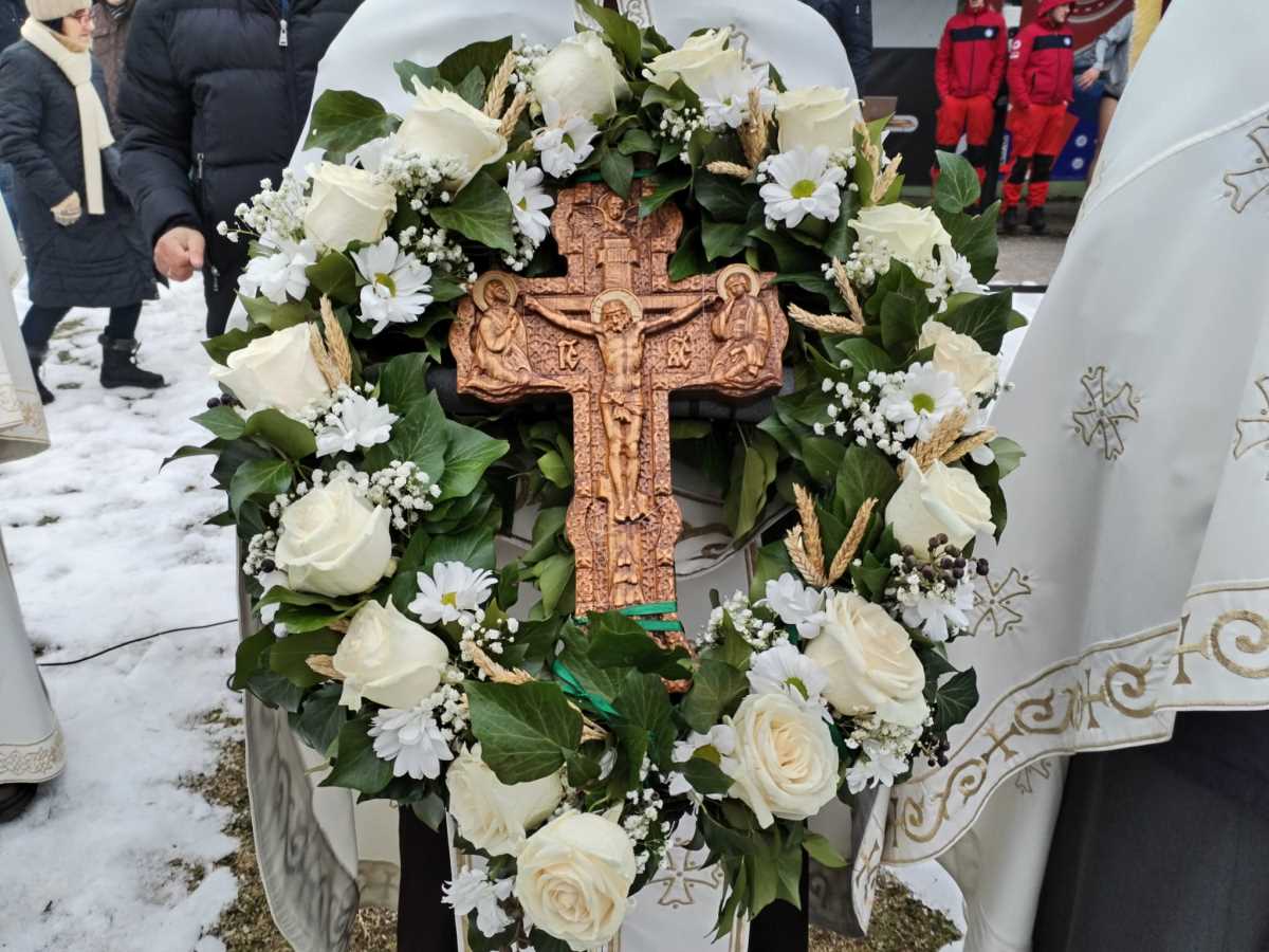 Bogojavljenje plivanje Časni krst Užice (3).jpeg