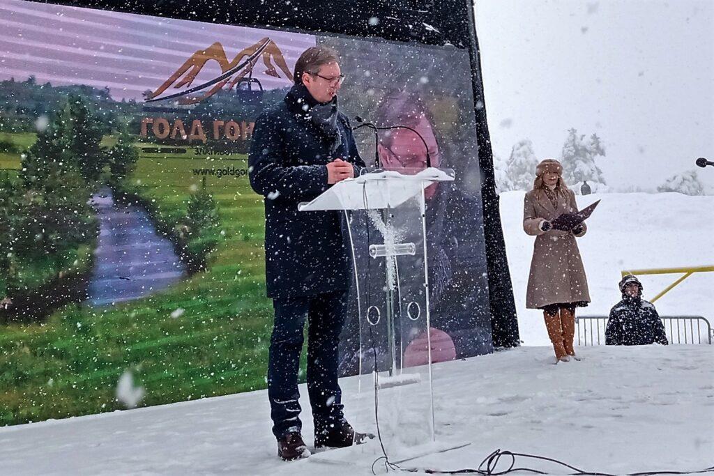 Gold gondola - otvaranje - Vučić.jpg