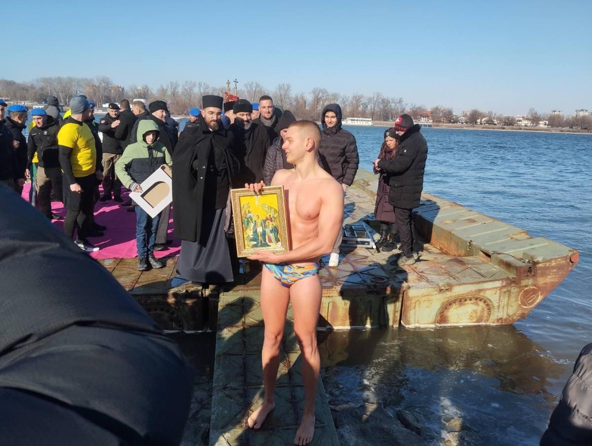 Bogojavljenje plivanje Časni krst Novi Sad (1).jpeg