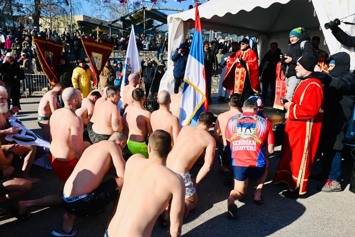 Bogojavljenje plivanje Časni krst Zemun (3).jpeg