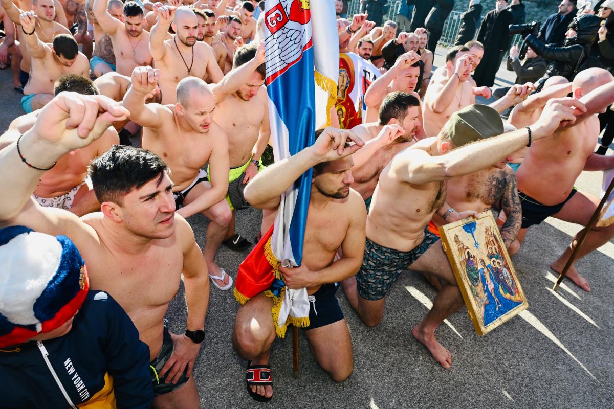 Bogojavljenje plivanje Časni krst Zemun (4).jpeg