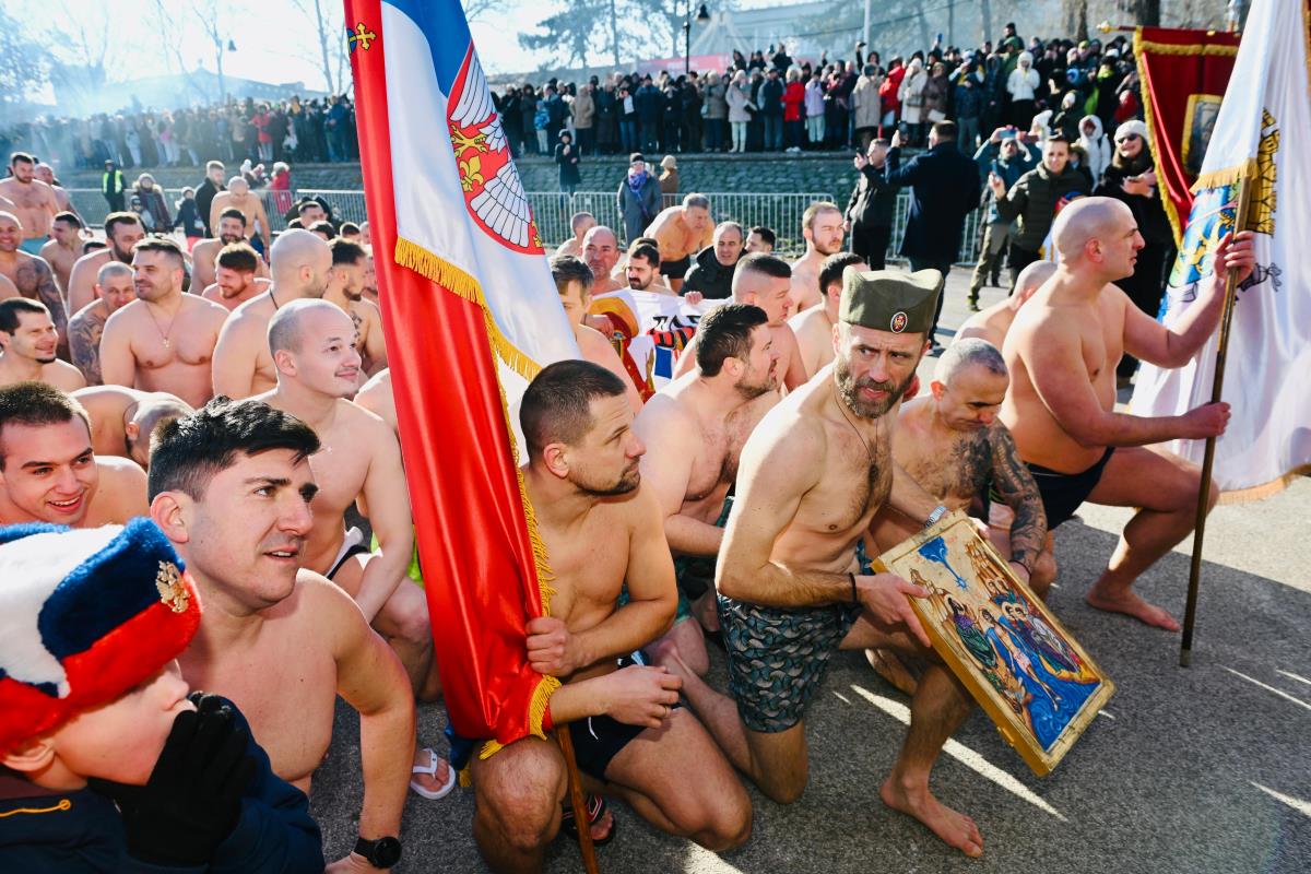 Bogojavljenje plivanje Časni krst Zemun (8).jpeg