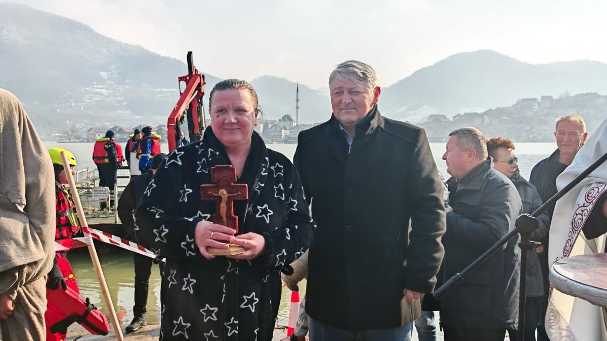 MALI ZVORNIK - Jedina učesnica.jpg