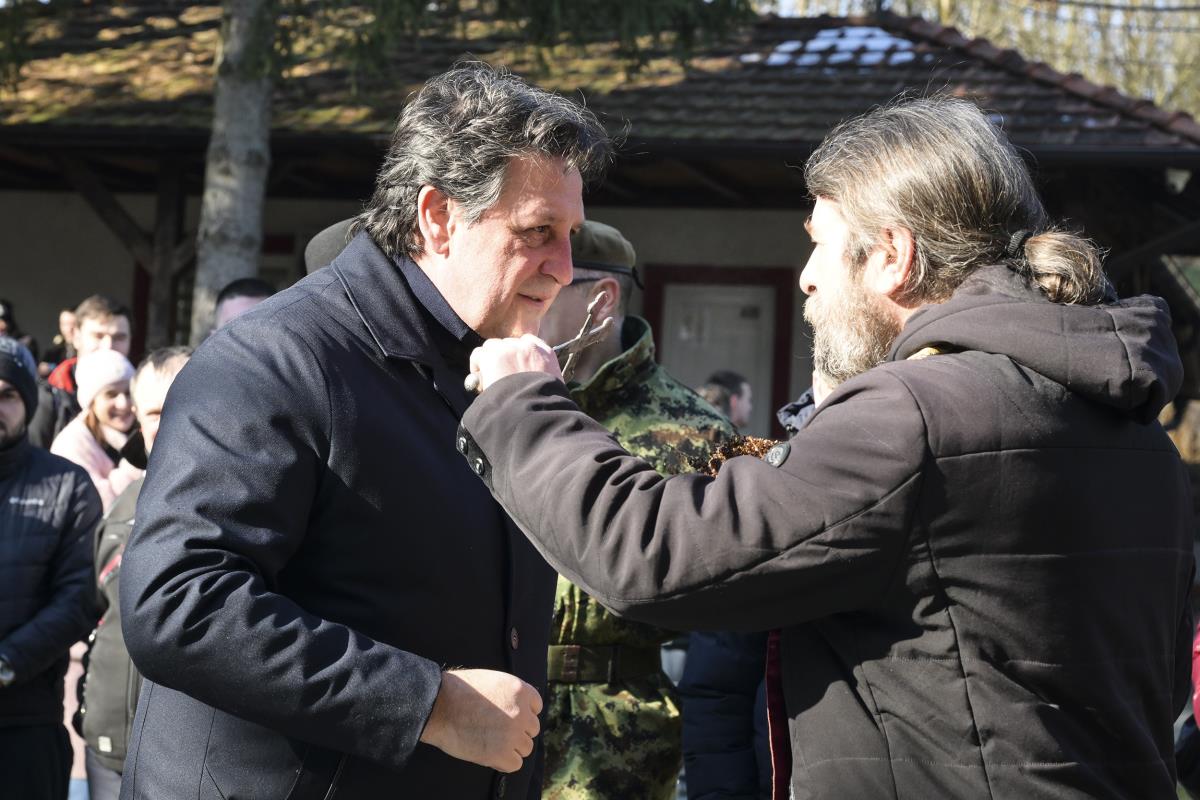 Bogojavljenje plivanje Časni krst Bratislav Gašić selo Šavrane (4).jpg