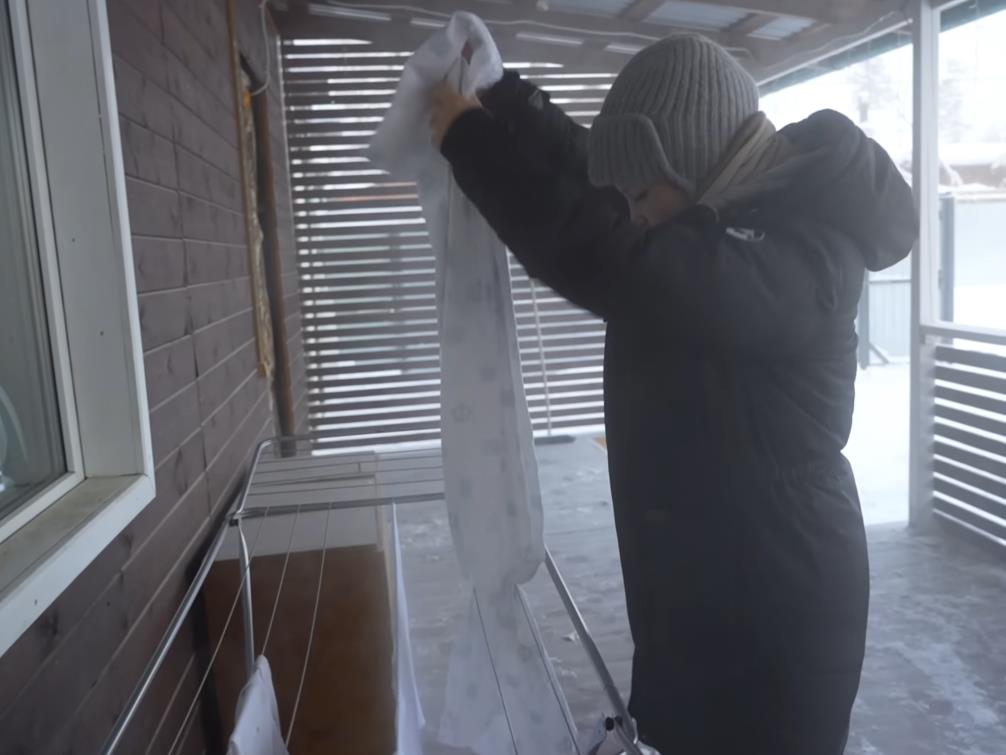 Majka sa bebom u Jakutsku na ekstremnoj hladnoći (7).png