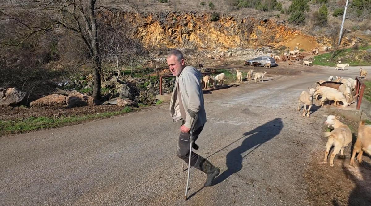 Zoran Macan (73) bez jedne noge čuva 150 koza i ne zna za bolest već 20 godina