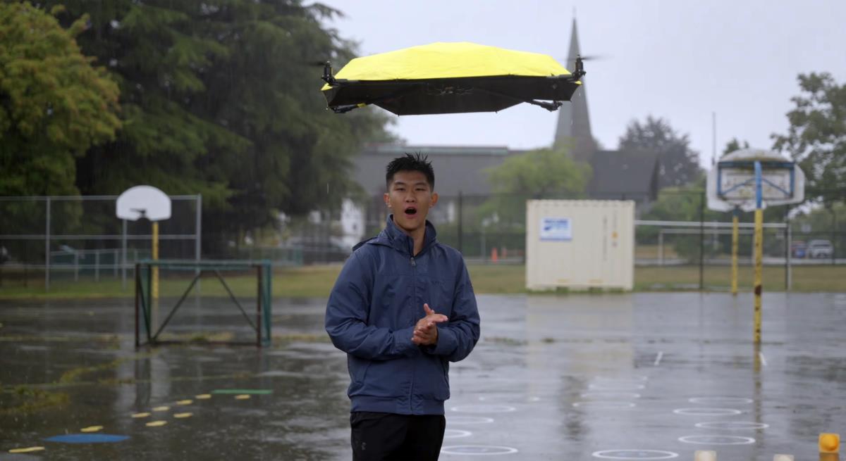 Jutjuber izmislio leteći kišobran