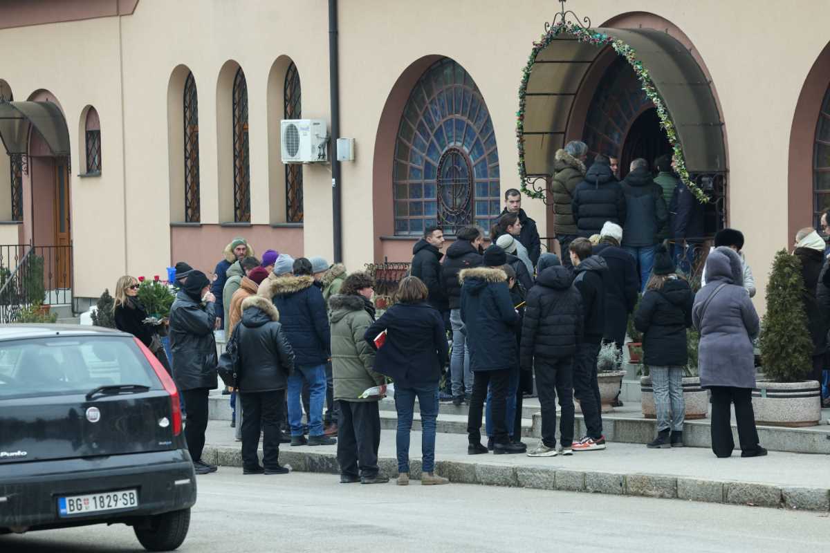 Miroslav Mika Aleksić sahrana (2).jpeg