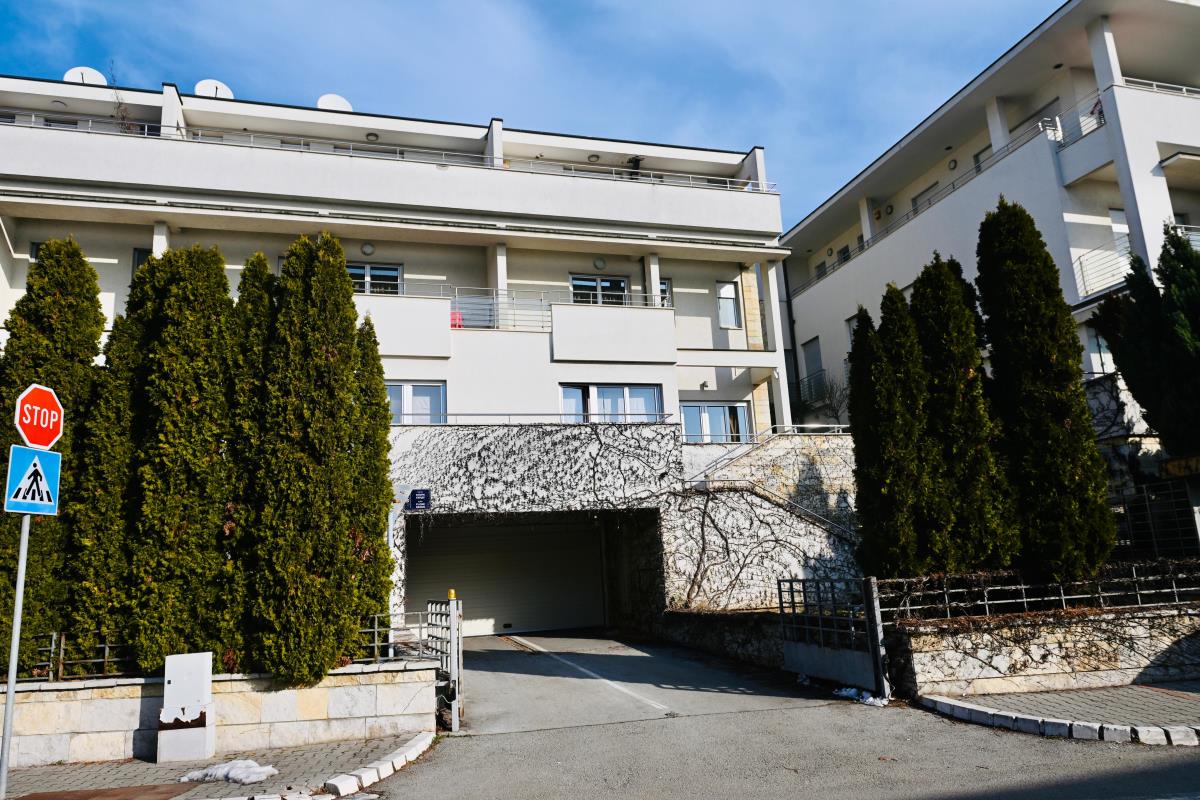 "MORALA BIH PRVO DA GUGLAM O KOME JE REČ" Oglasila se Jelena Karleuša nakon izjave Sandre Rešić, usledio brutalan odgovor