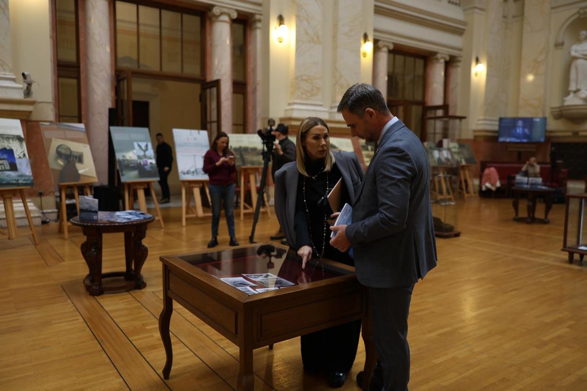 izložba Jasenovac Skupština Srbije (41).jpeg