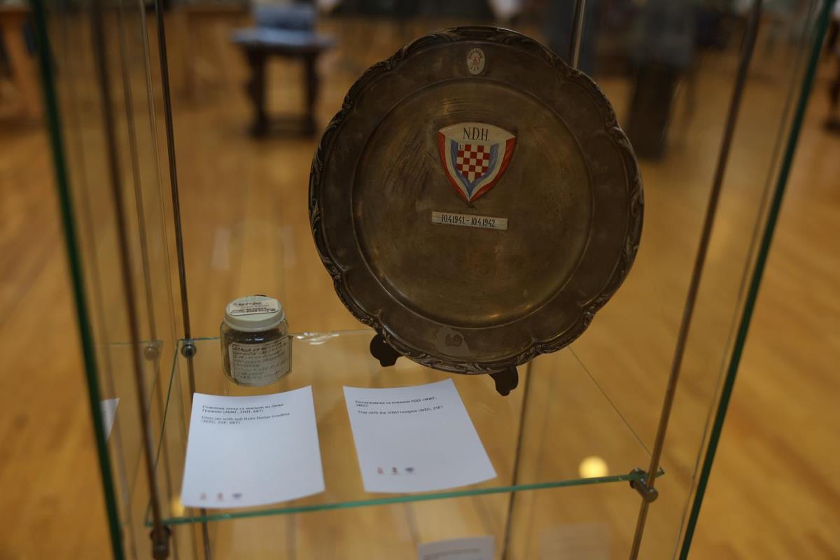 izložba Jasenovac Skupština Srbije (45).jpeg