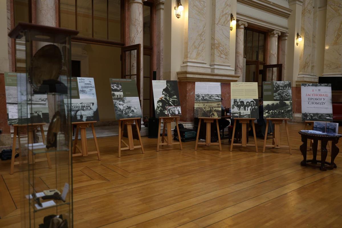 izložba Jasenovac Skupština Srbije (46).jpeg