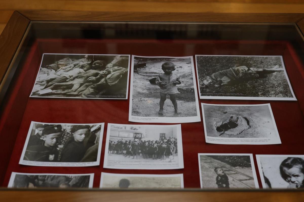izložba Jasenovac Skupština Srbije (53).jpeg