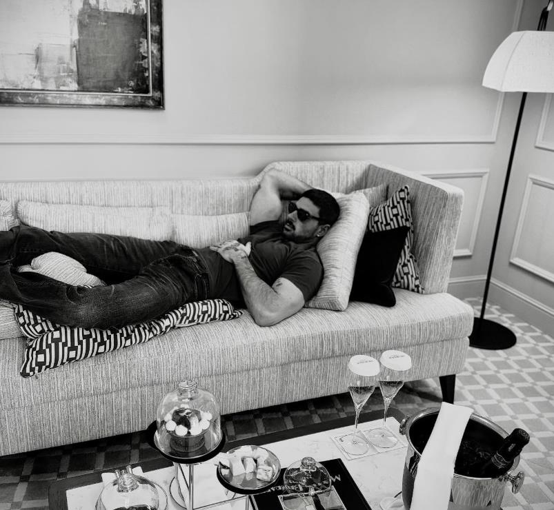 Mikele Morone u luksuznom hotelu u Beogradu